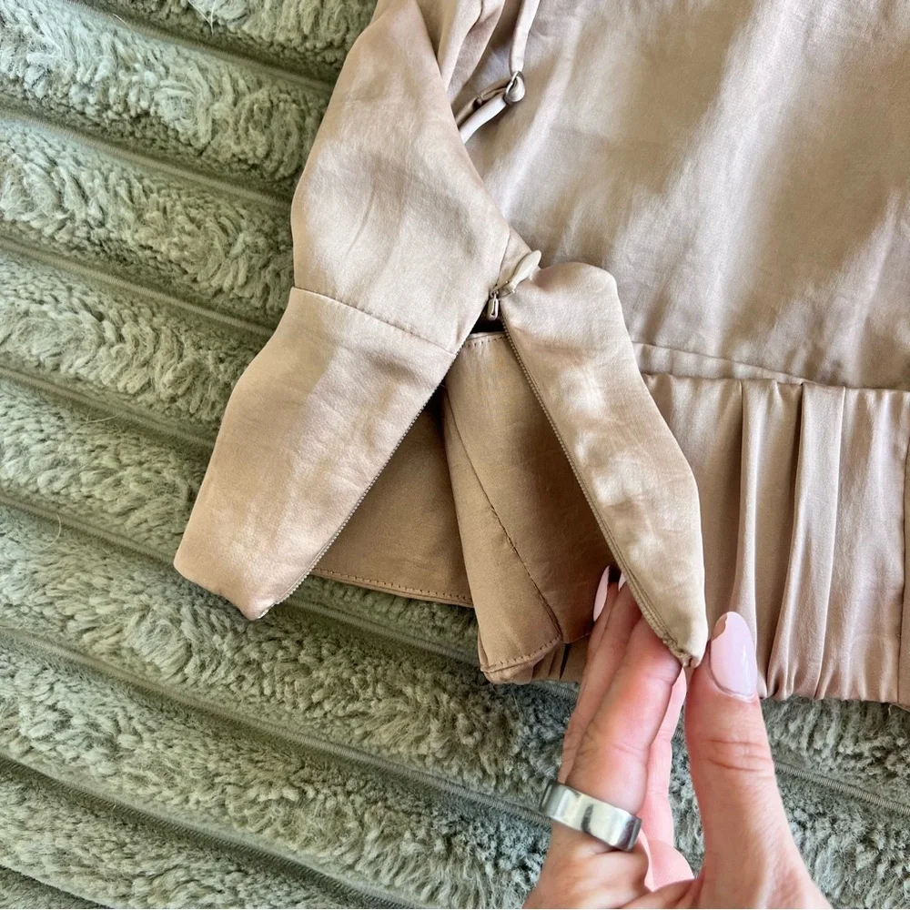 Aritzia Sonnet Satin Tank- XS - Picture 5 of 6